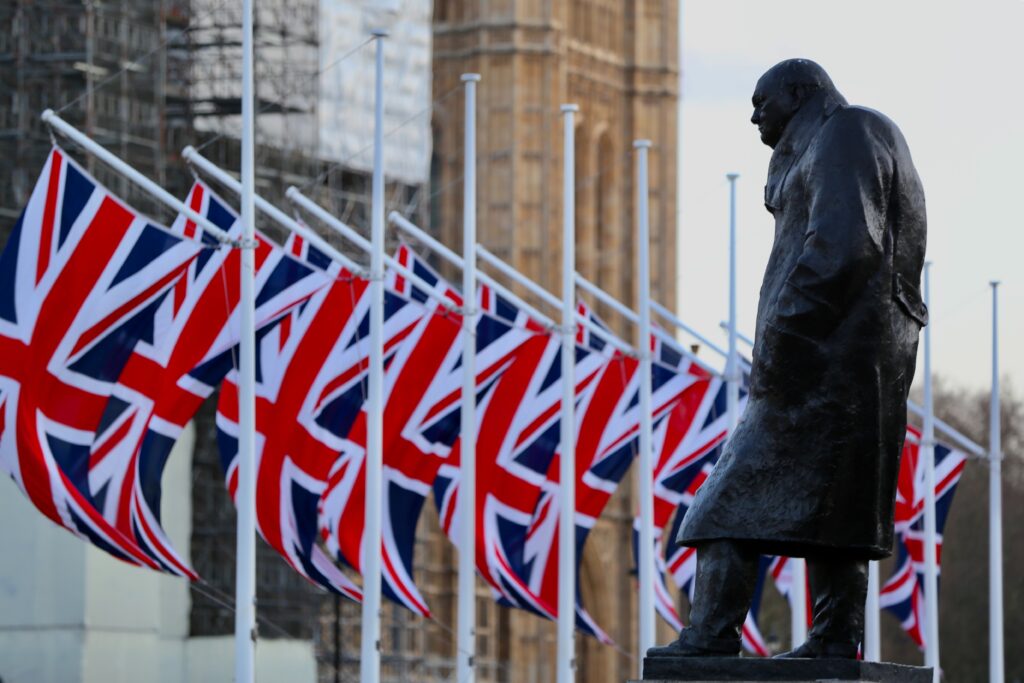 Winston Churchill inspiration statue 