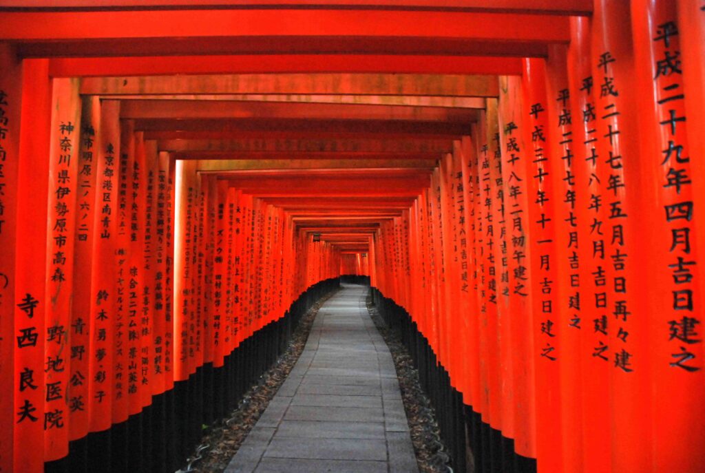 red torii gates in Kyoto, Japan 